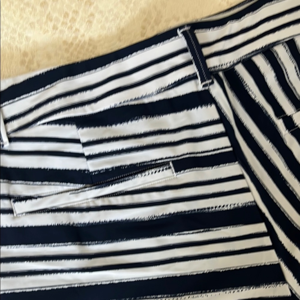 Spanx SunShine 5” Striped Navy and White Women's Shorts (S) - Picture 8 of 8